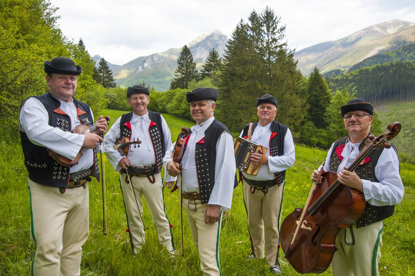 Katalóg foto č. 46 ŤAŽKÁ MUZIKA